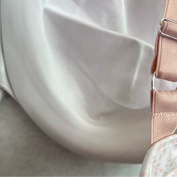 5/$25 Bali bra 40ddd - Picture 3 of 4